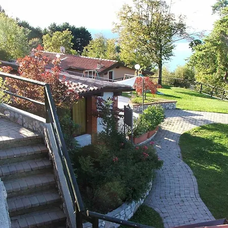 Ferienhaeuschen Claudio Mit Pool In Tignale Apartman Olzano