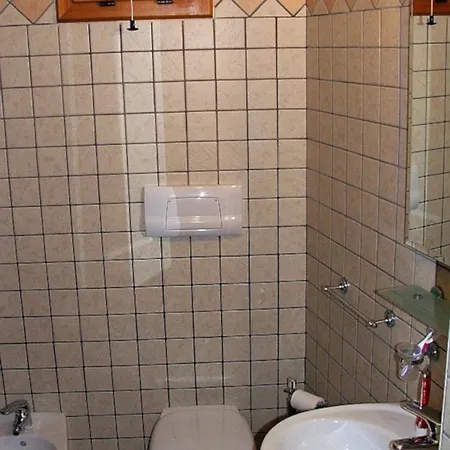 Ferienhaeuschen Claudio Mit Pool In Tignale Apartman Olzano