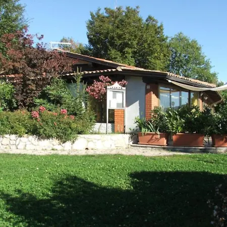 Ferienhaeuschen Claudio Mit Pool In Tignale Apartman